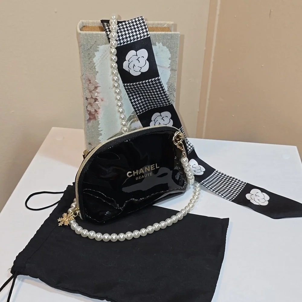 Chanel Pouch with Pearl Strap Plus... B27 - Picture 8 of 8
